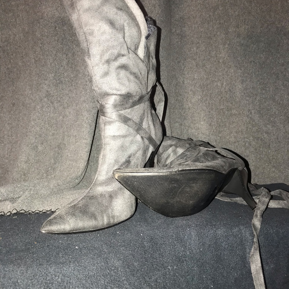 Shoes - Picture 2 of 3